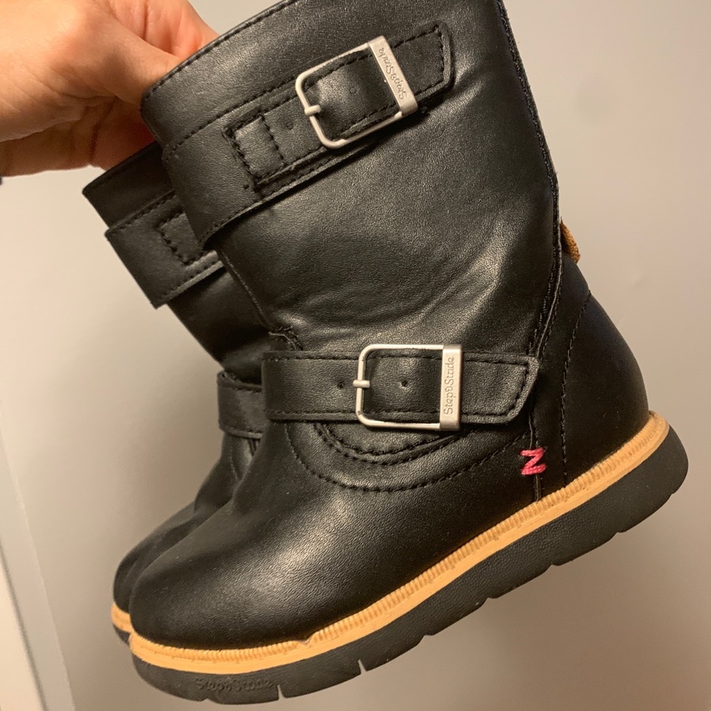 Step n strides size 7 kids boots